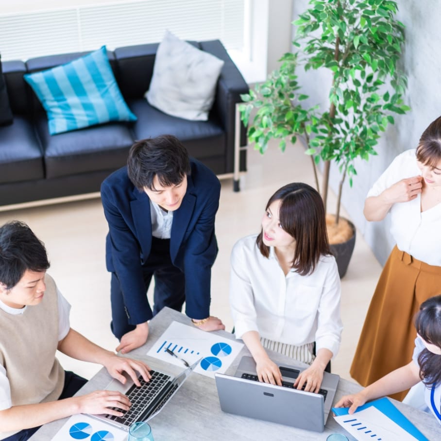 コンサルティングから 業務代行、人材育成まで 柔軟なサポート